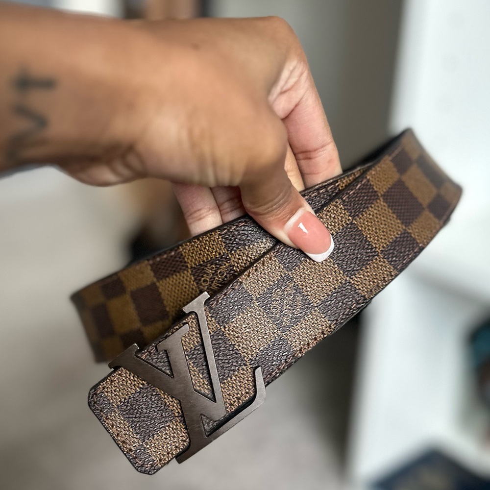 louis vuitton belt .